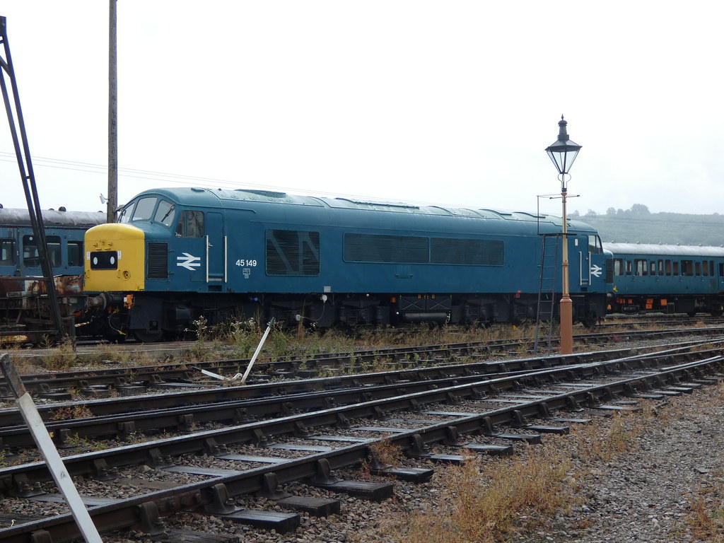 P1140050 | Class 45/1 no. 45149 in the yard at Toddington. | gbendell ...