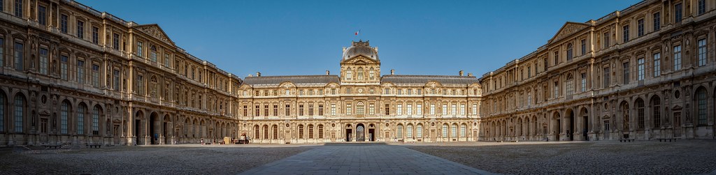 Vue sur la Cour Carrée du Palais du Louvre... 51407257501_968a6614aa_b