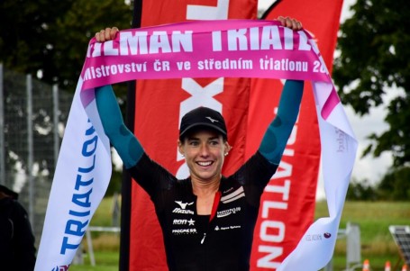 Pilman přinesl další triumf Křivánkové a premiérový titul ve středním triatlonu Burianovi