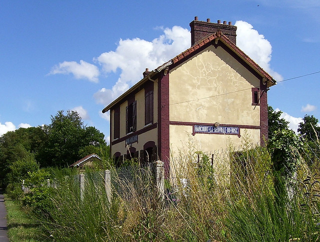 Gare Harcourt - La Neuville-du-Bosc