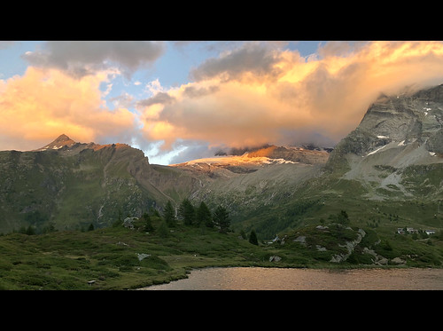 switzerland schweiz suisse wallis valais simplon natur nature wolken clouds sunset mountains berge alps alpen hopschusee