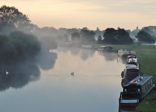 Sunrise at Lechlade-on-Thames ,Gloucestershire .