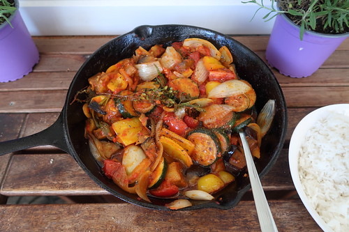 Zucchini-Paprika-Zwiebel-Tomaten-Pfanne