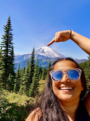 Obligatory selfie with Mount Rainier