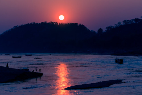 laos luangprabang asia river mekong sunset boats