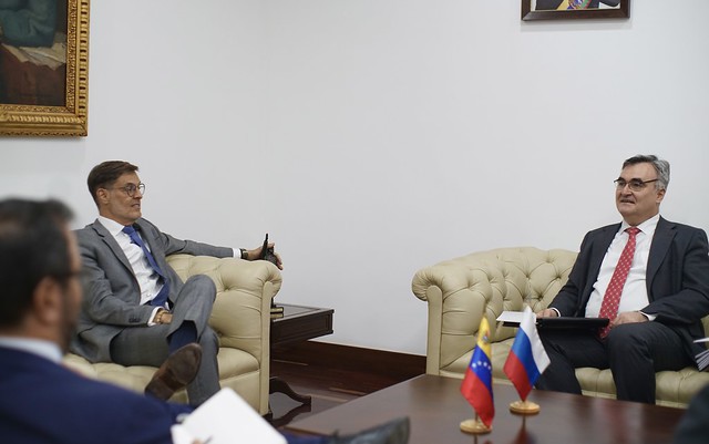 Reunión del Canciller Felix Plasencia con el Embajador de Rusia Sergey Mélik-Bagdasarov