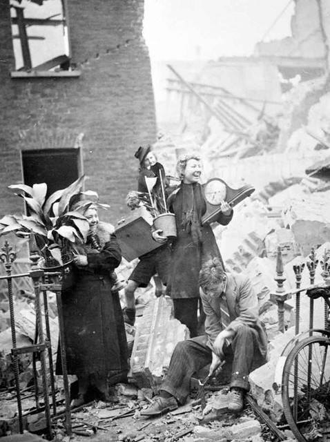 Salvaging possessions after London WWII bombings