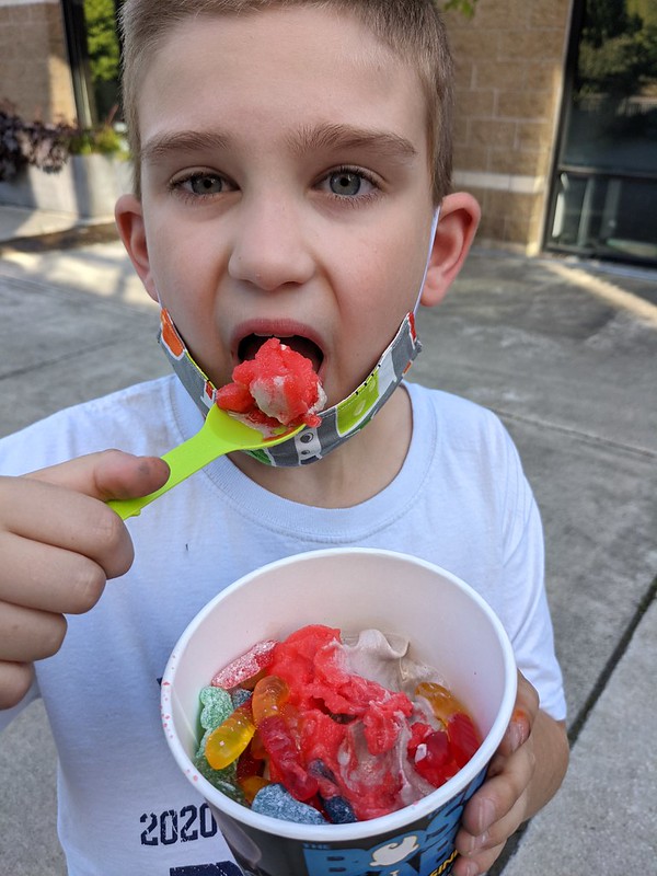 Candy-themed frozen yogurt