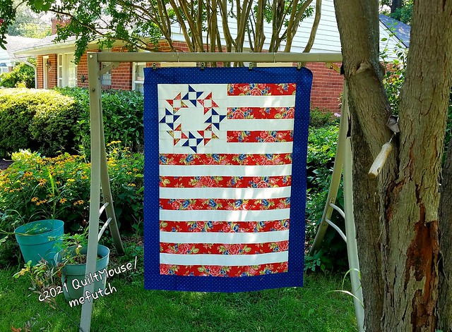 Top/Freedom 44" x 59" - New pattern by Fabric Cafe