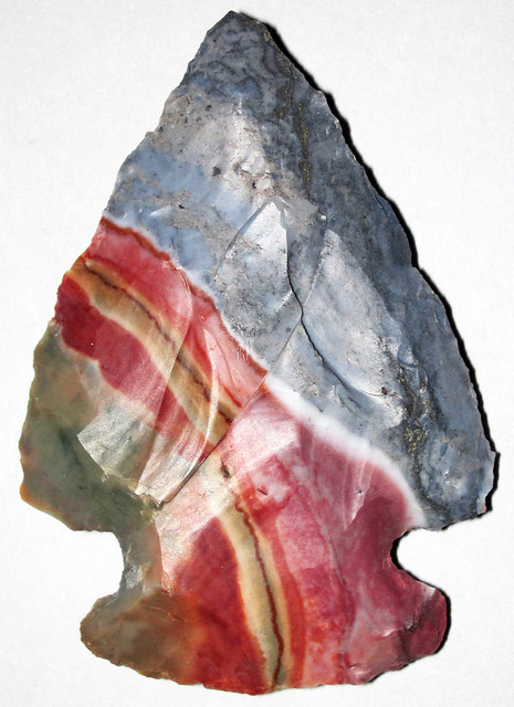 Flint-knapped arrowhead (Vanport Flint, Middle Pennsylvanian; Roy Miller Flint Quarries, Flint Ridge, Ohio, USA) 4