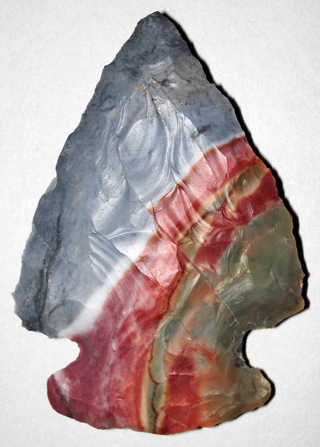 Flint-knapped arrowhead (Vanport Flint, Middle Pennsylvanian; Roy Miller Flint Quarries, Flint Ridge, Ohio, USA) 3