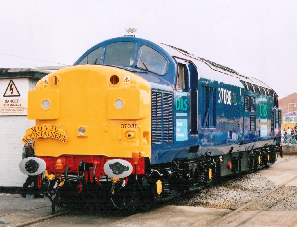 37038 CREWE WORKS OPEN DAY 31/5/2003