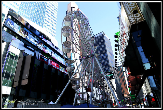THE TIMES SQUARE WHEEL. NEW YORK CITY.
