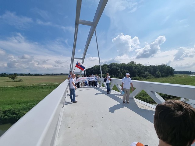 Czech-2021-08-29-Peace Road Unites Czechs, Slovaks on ‘Bridge of Friendship’