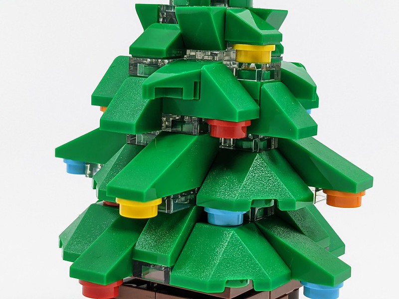 10293: LEGO Winter Village Santa's Visit Set Review