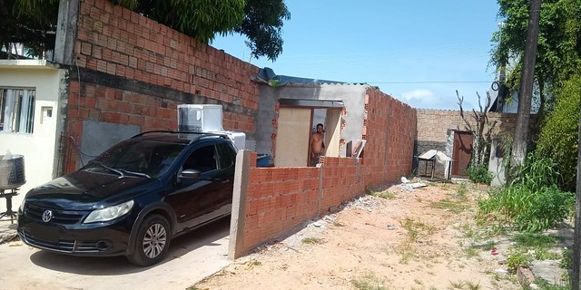 10.9.2021 - Prefeitura demole obra construída irregularmente em avenida do Santo Agostinho