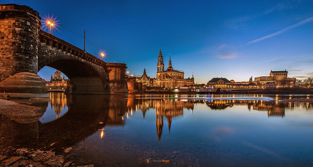 blue hour on the banks of the Elbe in Dresden