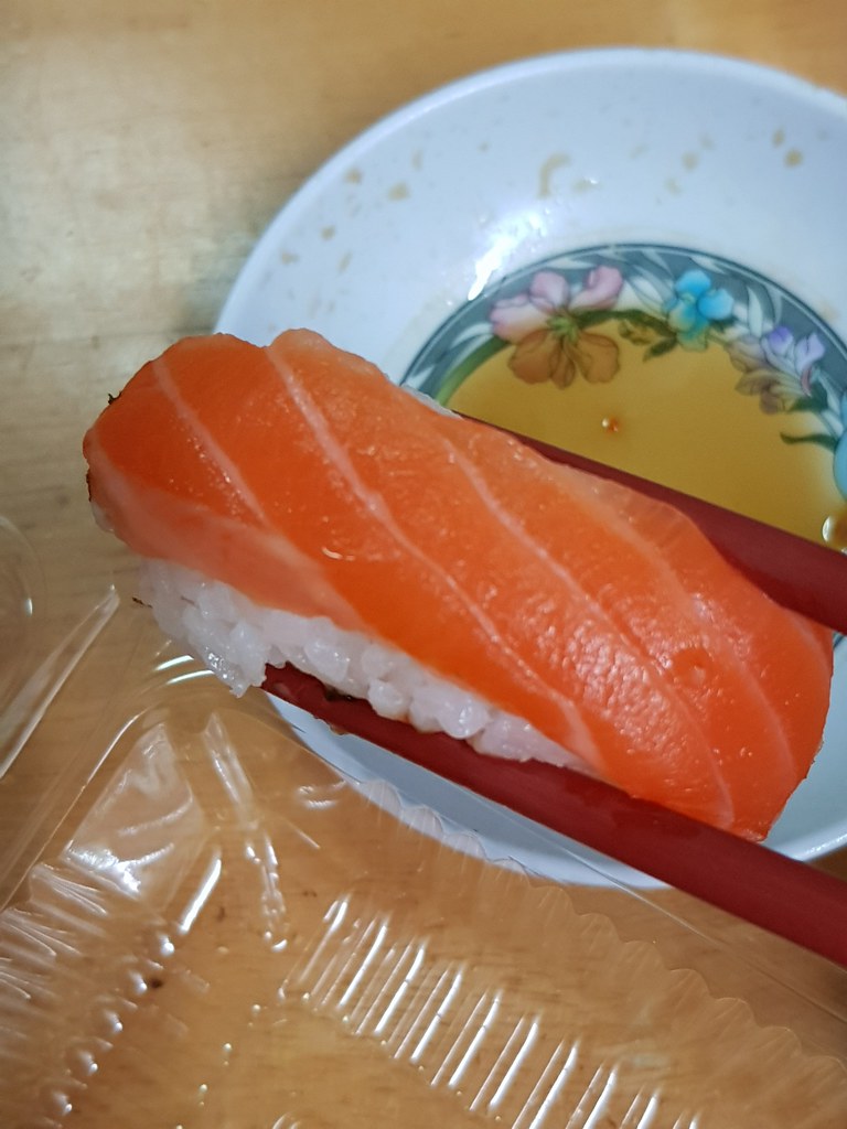 三文魚壽司 Salmon Sushi 2pcs rm$2.80 @ Sushi ZenS USJ9