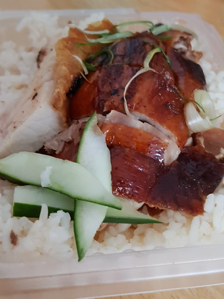 燒肉和燒鴨飯 Rosted Pork & Roasted Duck Rice rm$9 @ 良記燒臘雞飯 Leong Kee Roasted in 金華茶室 Restoran Jing Hwa USJ10