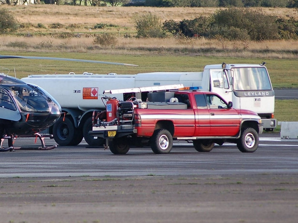Swansea Airport Service Vehicles Leyland AvTur fuel bowser… Flickr