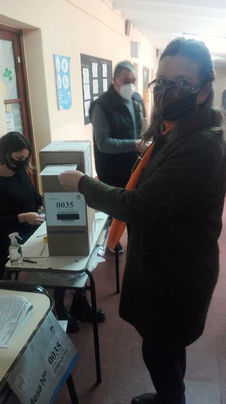 Sandra kiffer vota en las Paso