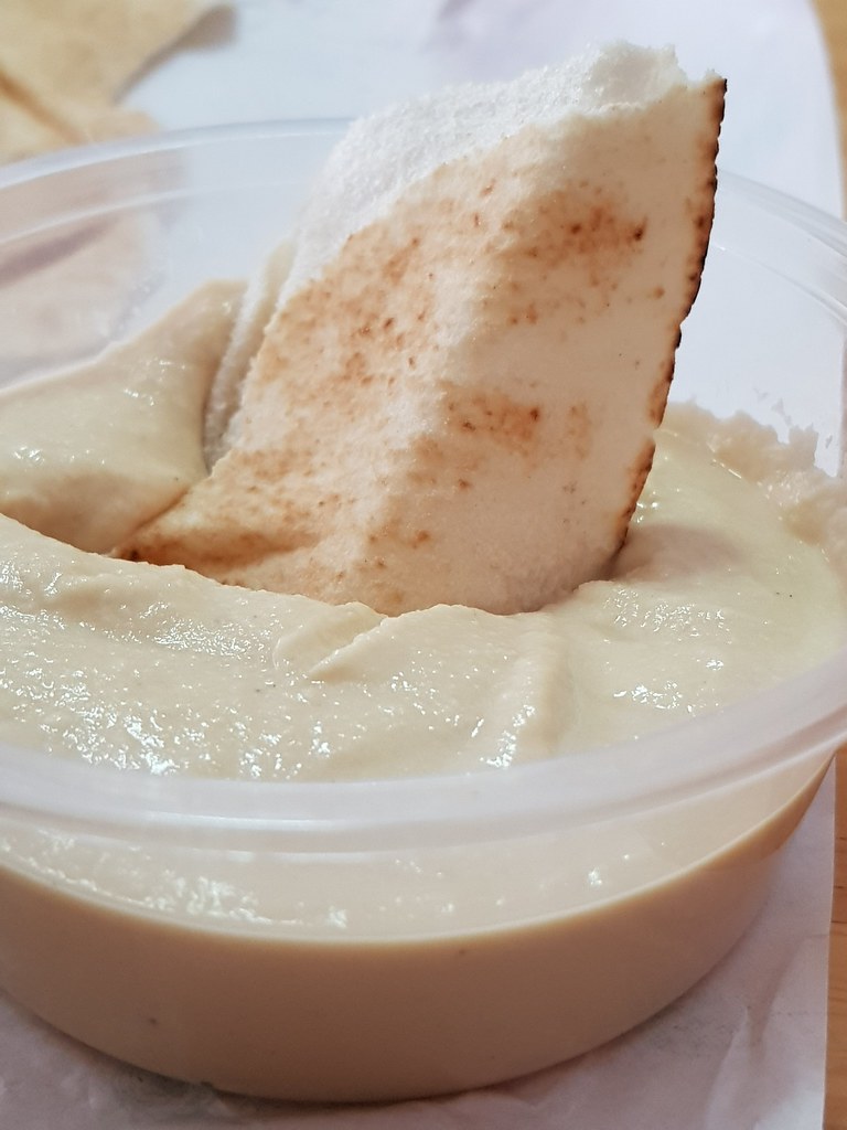 鷹嘴豆泥配阿拉伯麵包 Hummus w/Arabic Bread rm$7 @ Safaa Restaurant مطعم صفاء Taipan USJ10