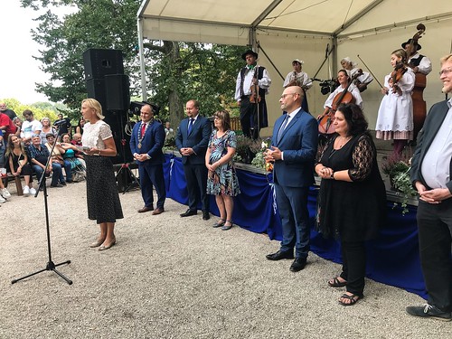 Vēstniece Gunta Pastore piedalās ikgadējos Kurzemes svētkos Čehijas pilsētā Nāhodā | by Embassy of Latvia in the Czech Republic