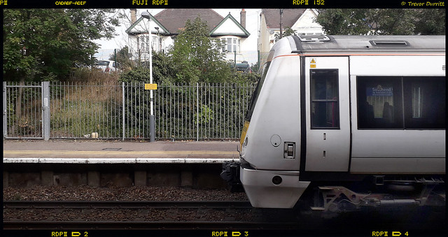 Class 357 Electrostar 357009 at Southend East 20191003_102703