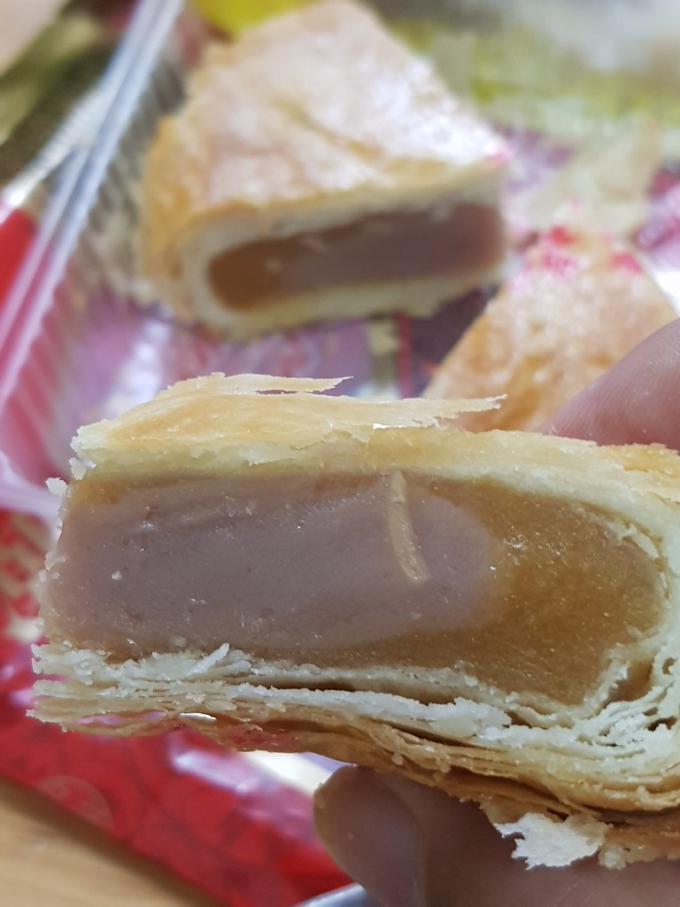 潮州榴蓮芋泥朥餅 Teochew Delight (Durian & Yam Twist Pie) rm$11.50 @ 榮成禮坊 Yong Sheng Gift Shop USJ10