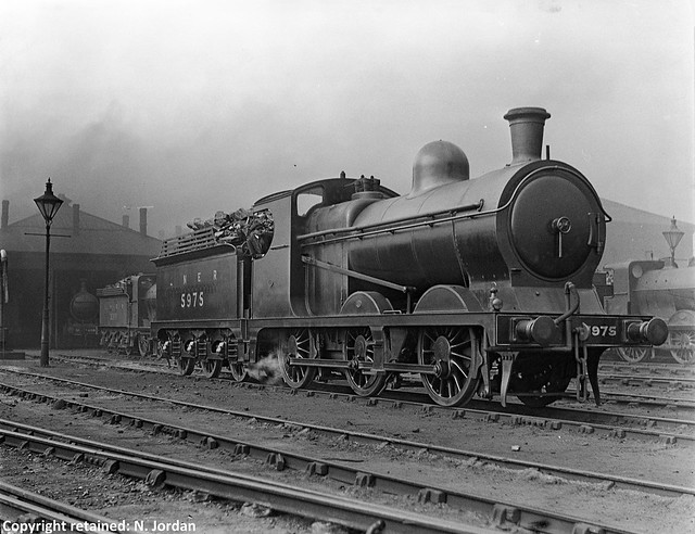 CAIMF975-NR.6037-1901, Class J11-1, No.5975, at Doncaster M.P.D.-06-1925-(GLASS NEGATIVE)