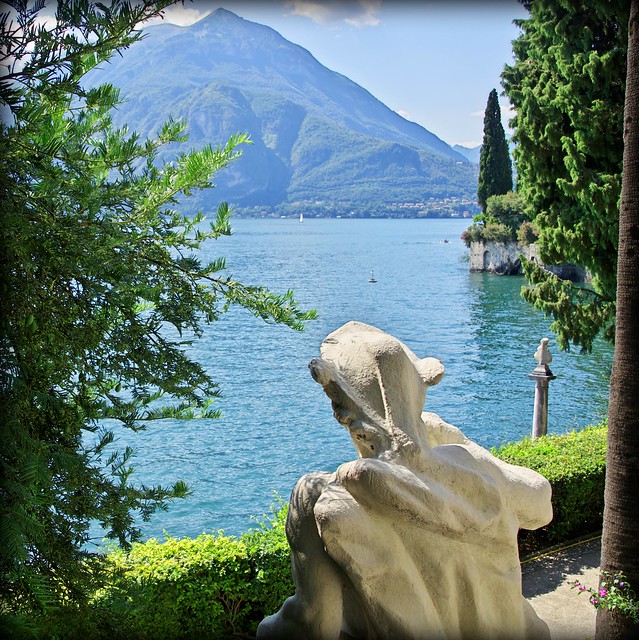 Oh no, more tourists! (Lago di Como, Italy)