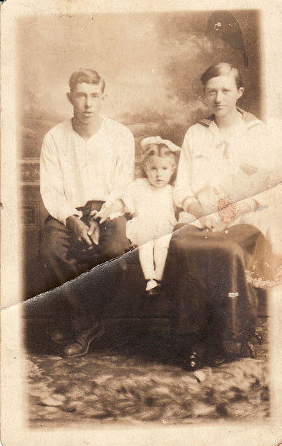 ~1919 George Washington Helton and Henrietta 'Etta' Bowman Helton with their 1st child Trula May ~3 years old