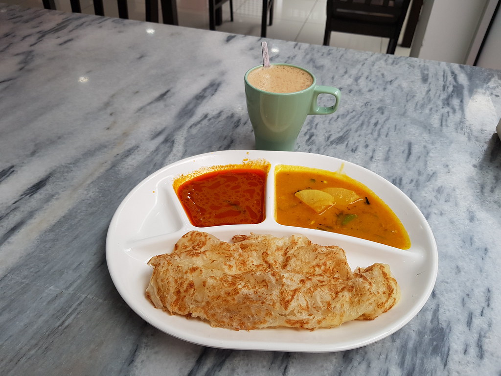 印度煎餅 Roti Canai rm$2 & 印度拉茶 Teh Tarik rm$3.50 @ Ratha's Express USJ10