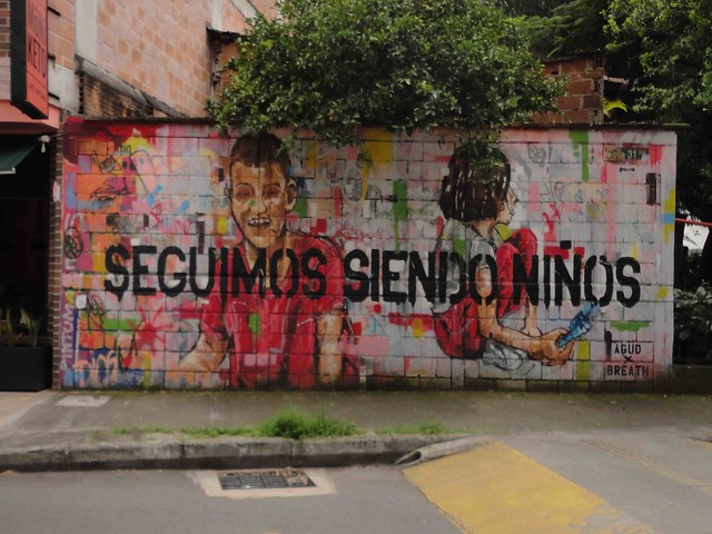 La CIUDAD cuenta lo que sus muros hablan - The CITY tells what its walls speak.