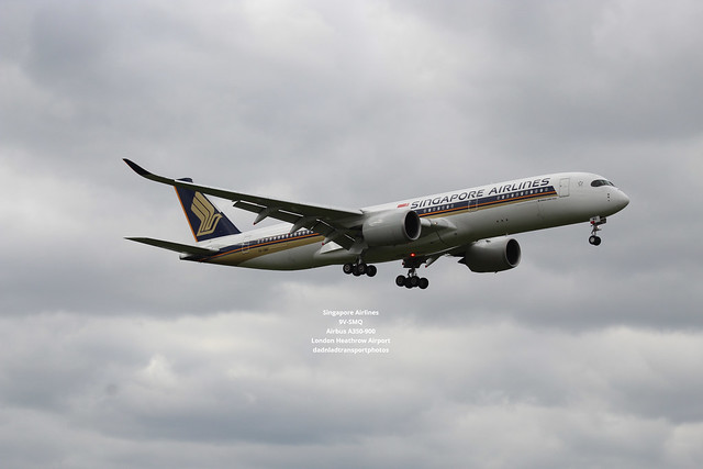 Singapore Airlines - 9V-SMQ