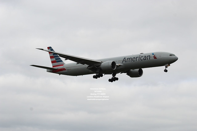 American Airlines - N722AN