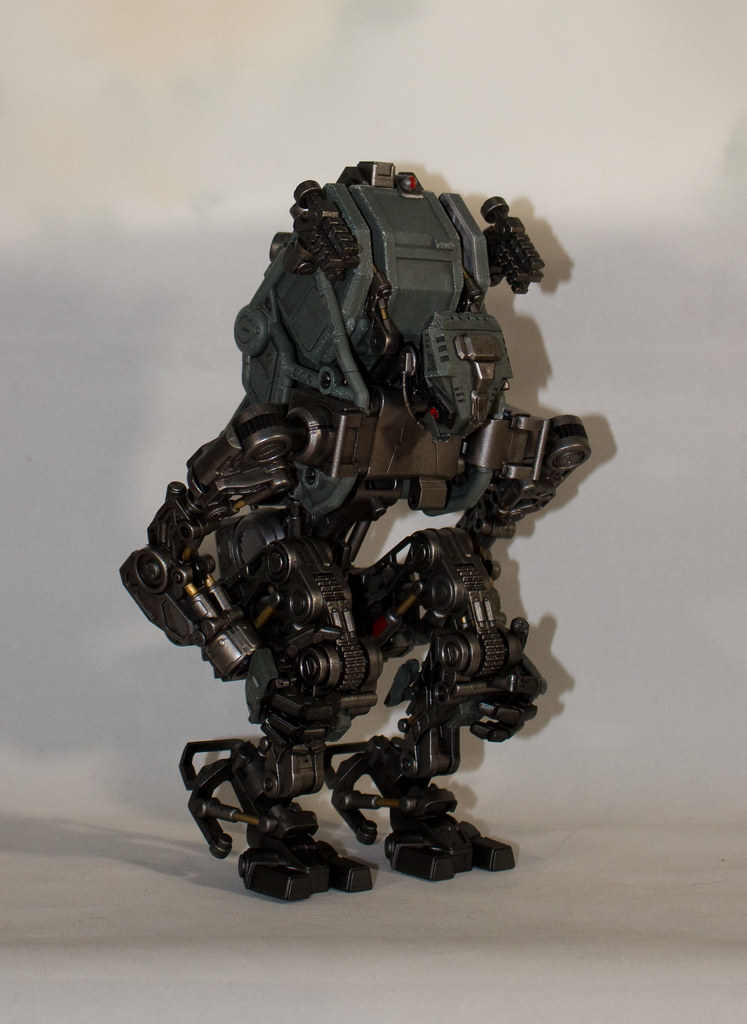 Review: JoyToy Mecha Types (1/18 scales well with 1/6) 51491396610_693fcc0501_b