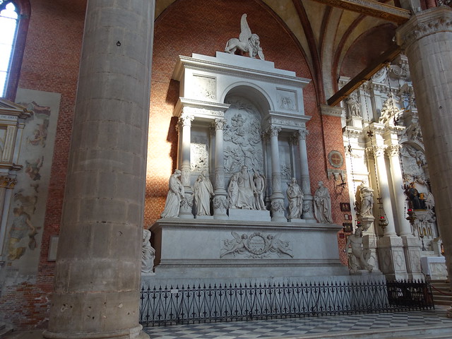 Grabmal Tizian, Santa Maria Gloriosa dei Frari