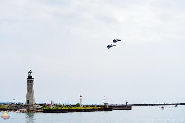 Two US Navy Blue Angels F-18 Super Hornets over Buffalo Main Light (DTE_3811)