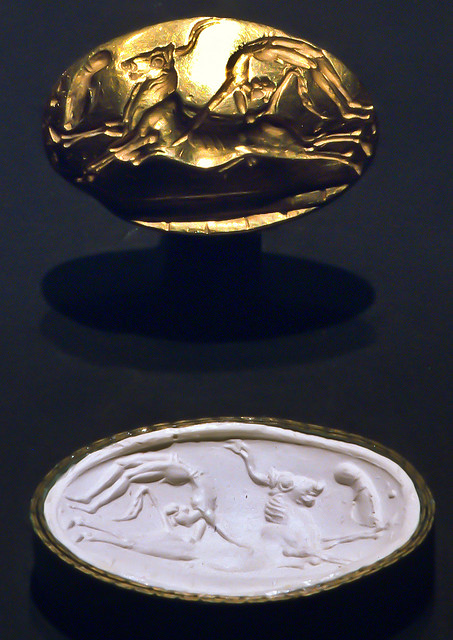Heraklion AM - Goldener Siegelring mit Stiersprung 5a