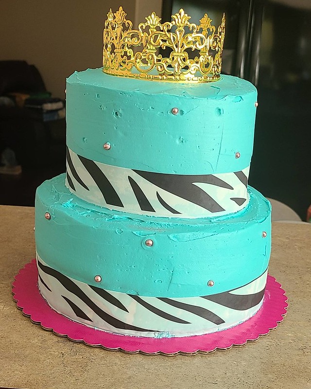 Cake by Kelly's Kreations Sweets