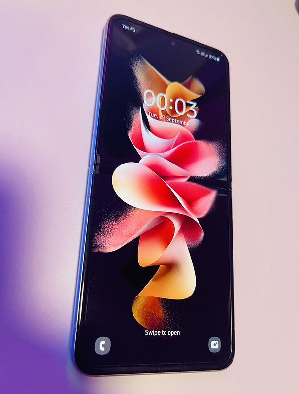 Ulasan Samsung Galaxy Z Flip3 5G, Peranti Boleh Lipat Yang Bergaya!