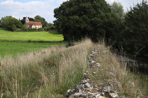 Walls of Silchester and St. Mary's Church 