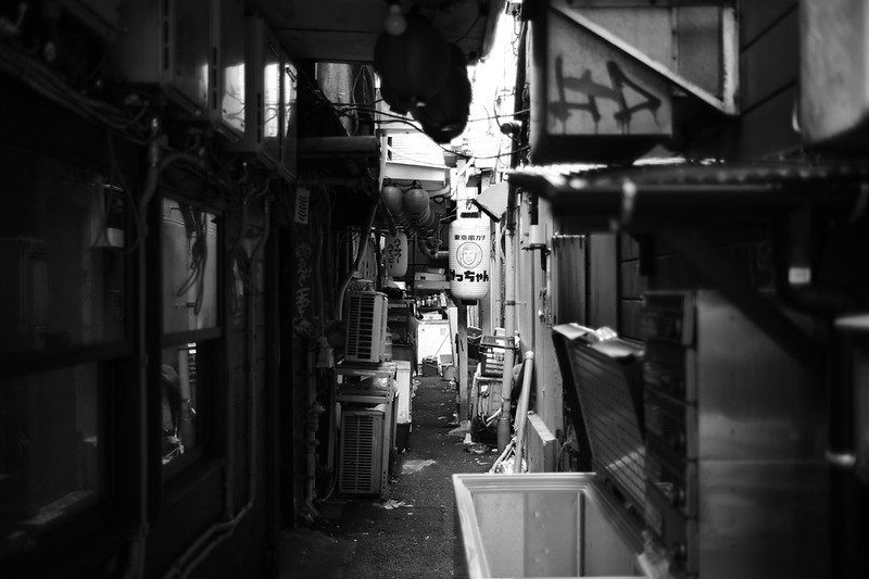 08Leica M9 P+Light lens lab M 35mm f2 周八枚 歌舞伎町一丁目新宿センター街思い出の抜け道