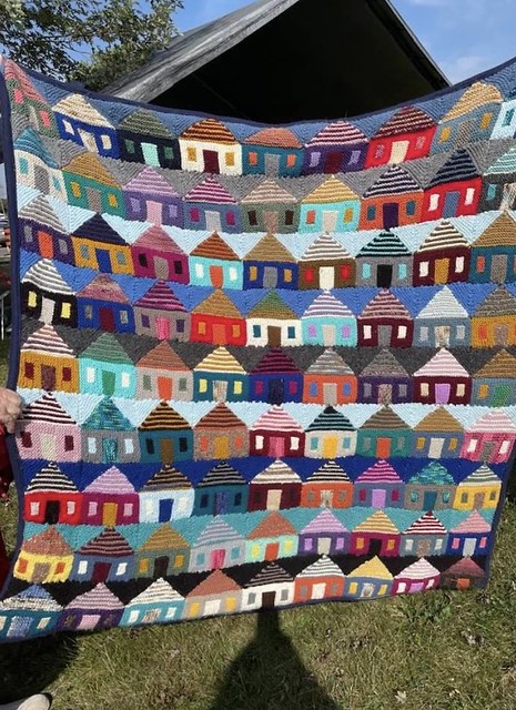 I absolutely love the Safe at Home blanket by Margaret Holzmann that Kandy made for her daughter and son-in-law last Christmas!