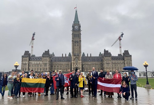 Diplomāti un kopienu pārstāvji atzīmē Baltu vienības dienu Otavā 2021. gada 22. septembrī | by Embassy of Latvia in Canada