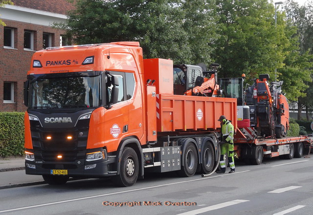 Scania R500 CT52461 hauls road resurfacing gear