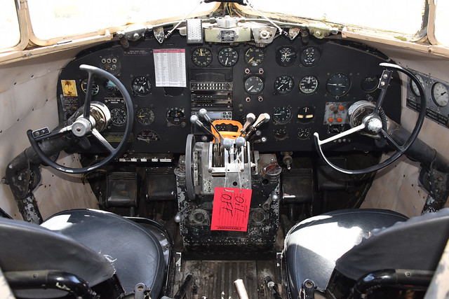 Skydive Arizona DC-3 N86584 (5)