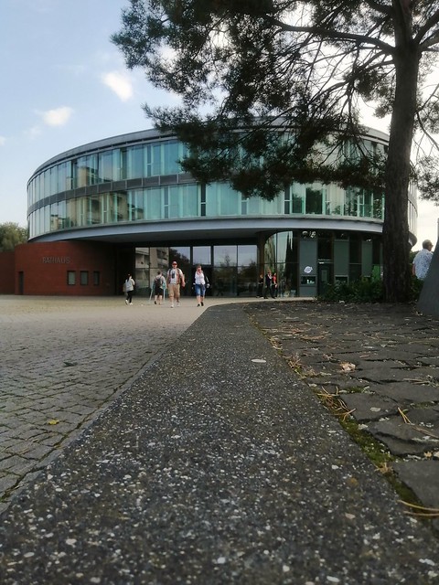 Hier war ich heute wählen 👍, Rathaus der Stadt Hennigsdorf /an der Havel,📲 Schnappschuss