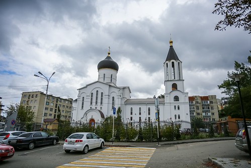 26 сентября 2021, Митрополит Кирилл совершил Божественную литургию в Крестовоздвиженском храме Ставрополя